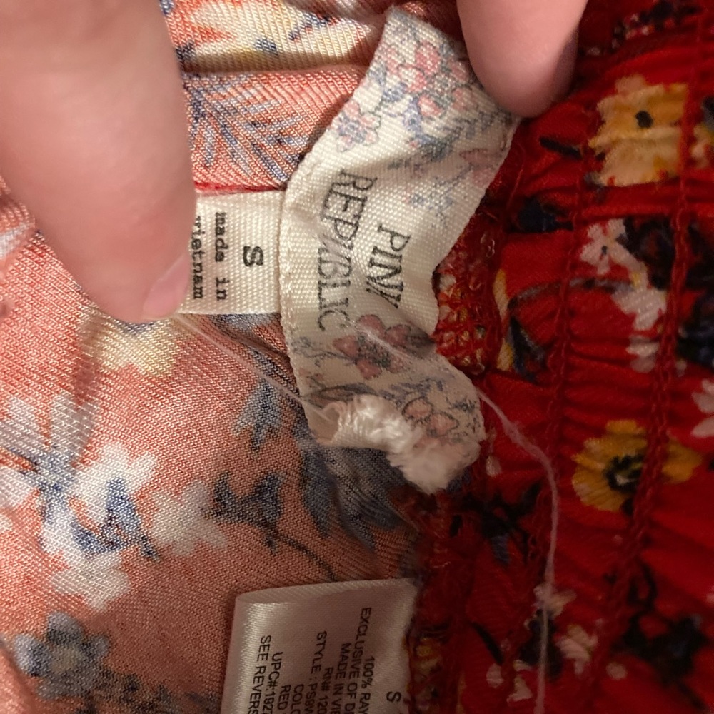 Women pink republic red white yellow floral fabric shorts size s - Picture 4 of 4